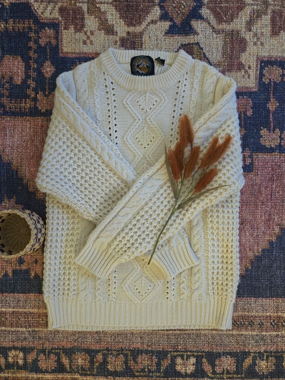 Vintage Mountain Crest Fisherman Cream Cable Crewneck Sweater 90's